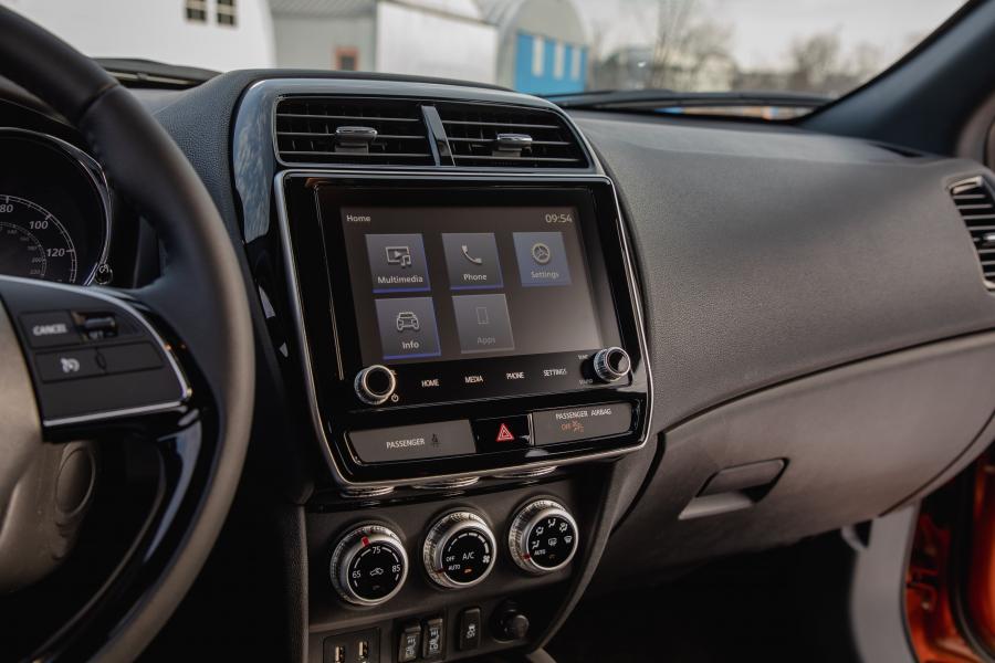 Детали интерьера Mitsubishi Outlander Sport 2019 года  (фото 36 из 39)